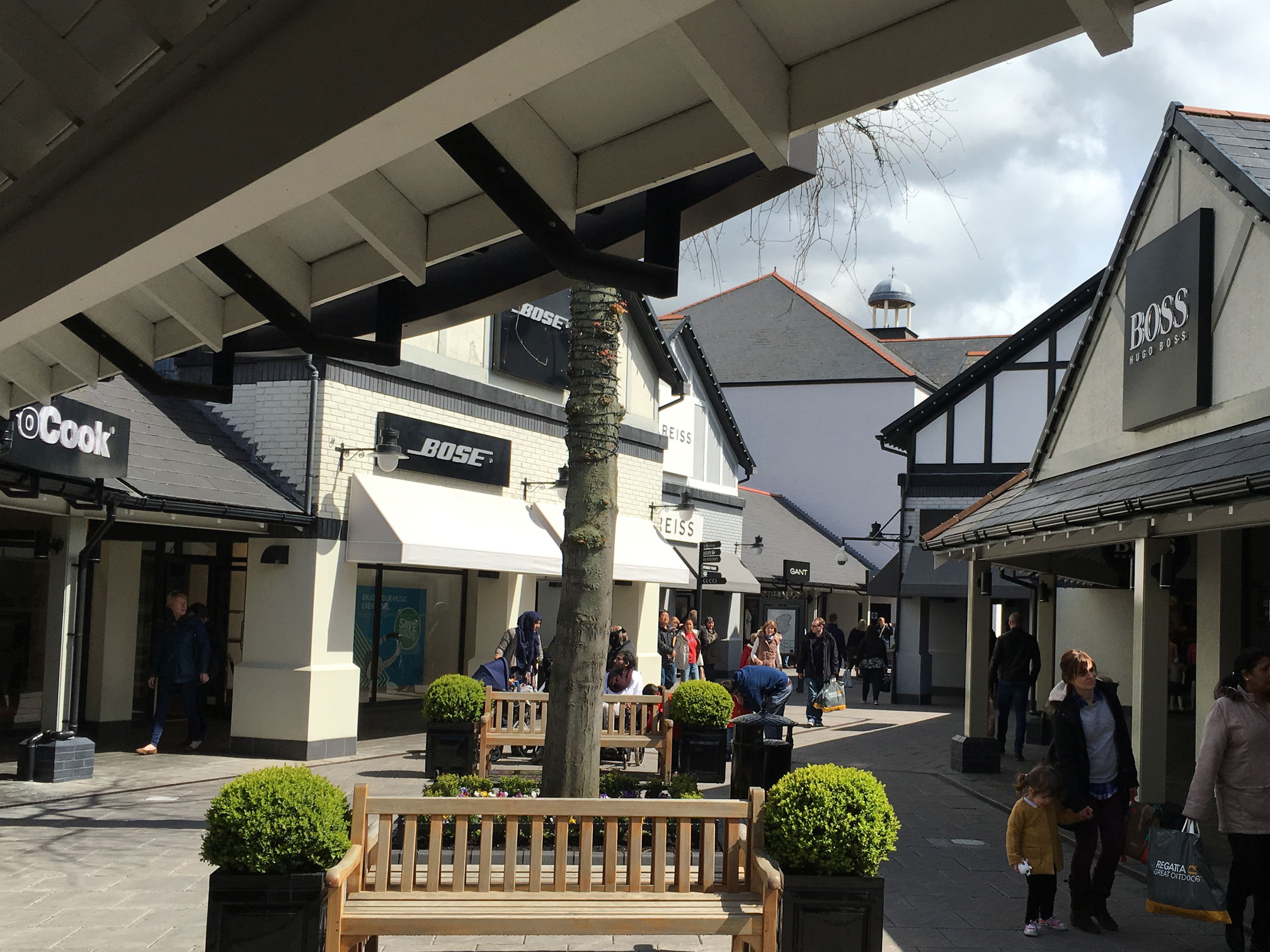 best day to visit cheshire oaks